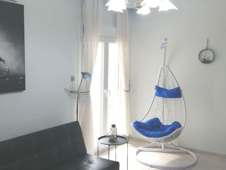 Blue Swing Chair Apartment Peraía Exteriér fotografie